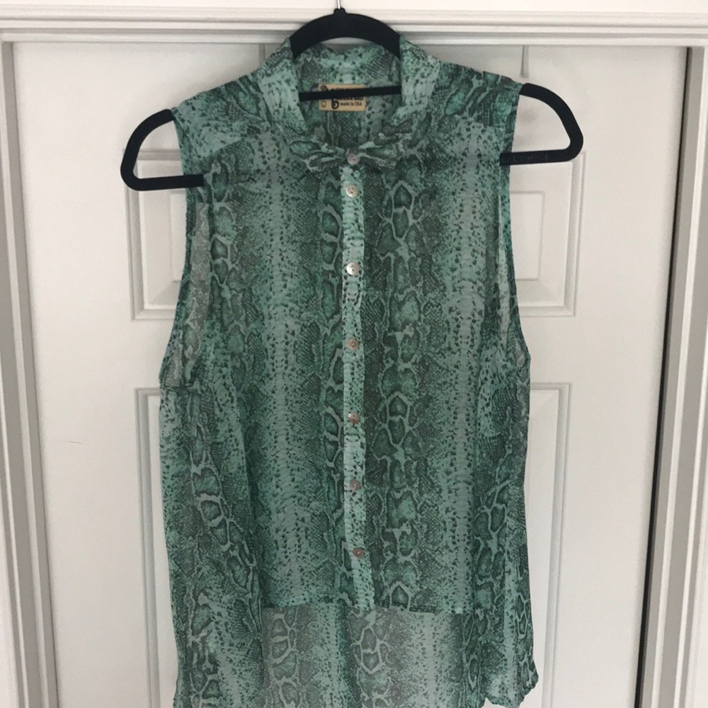 SHOW ME YOUR MUMU Carolyn collard top!